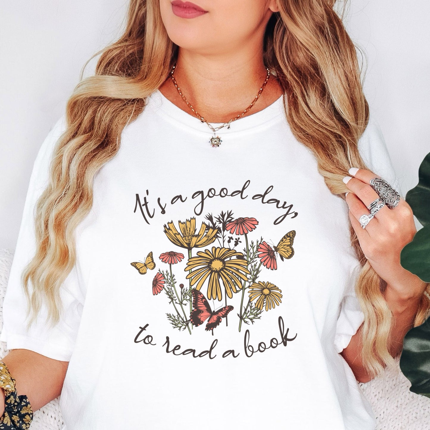 It's a Good Day To Read Shirt - Book Lover's T-Shirt BO008