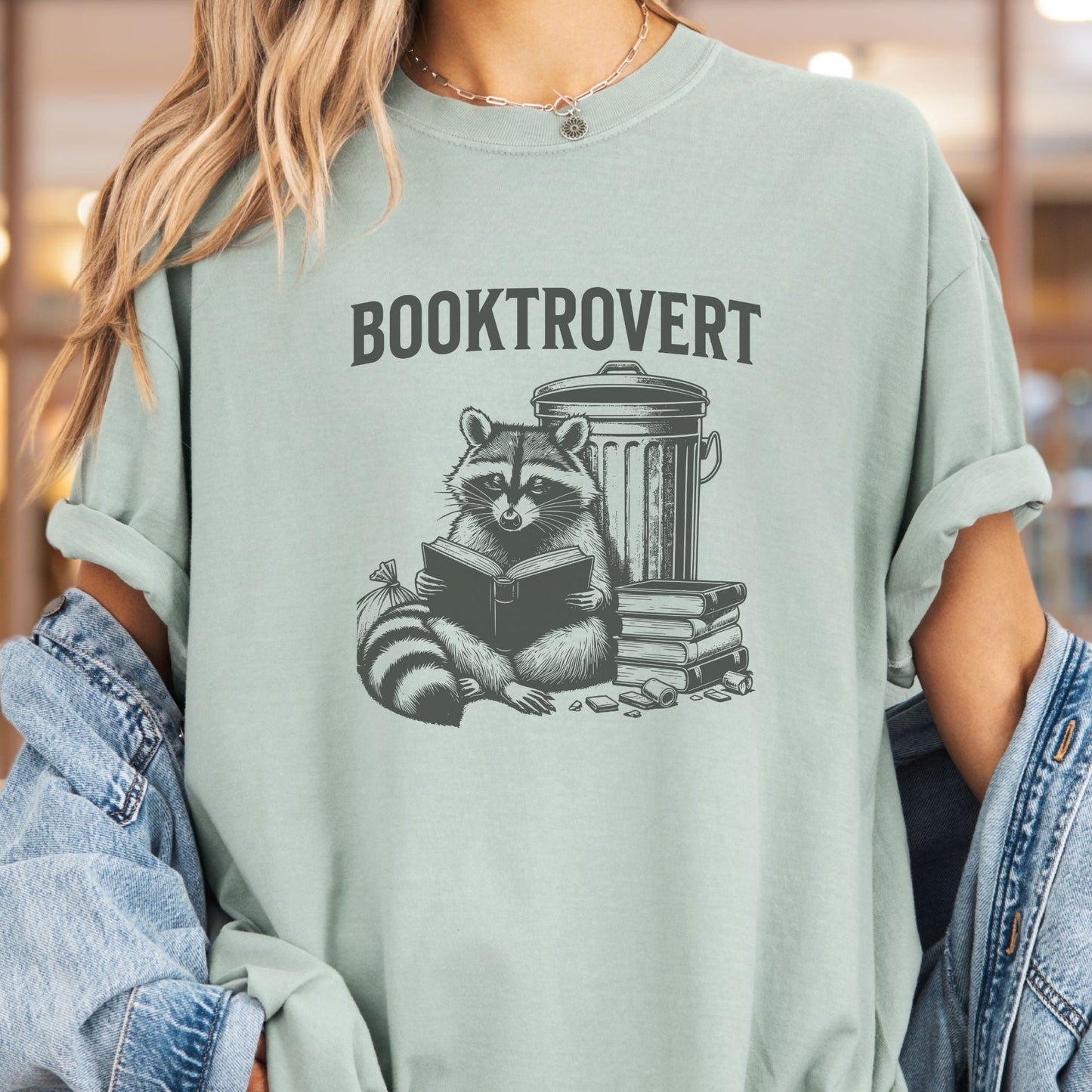 Booktrovert Racoon - Funny Bookish T-shirt, BO022