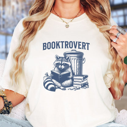 Booktrovert Racoon - Funny Bookish T-shirt, BO022